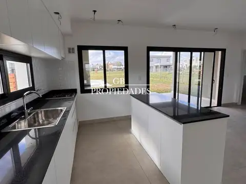 Venta de Casa 5 ambientes en Santa Elisa, Pilar
