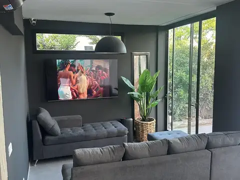 Casa 6 ambientes con 3 baños