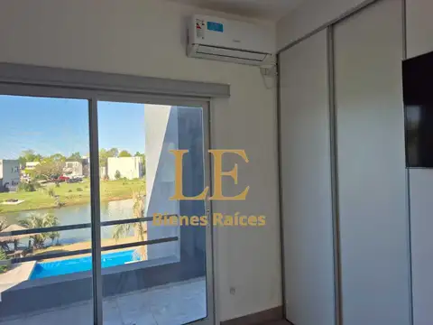 Casa en Venta con 4 cocheras
