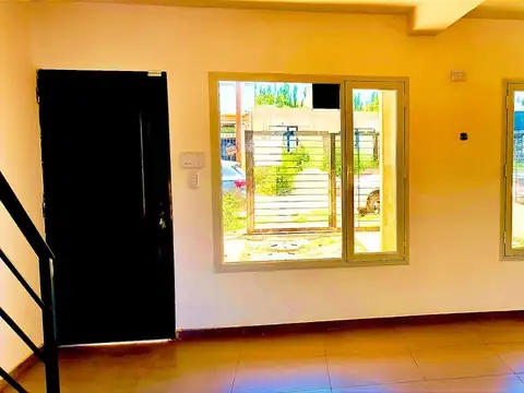 Depto Tipo Casa en Venta en Plottier, USD 145.000