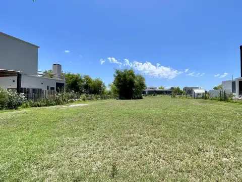 EL CANTON - BARRIO GOLF - ESCOBAR