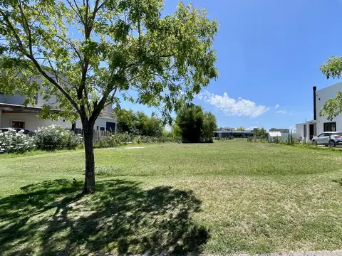 EL CANTON - BARRIO GOLF - ESCOBAR