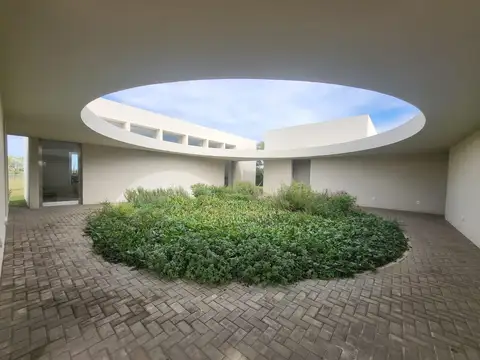 Venta de terreno en barrio Costas  al 300