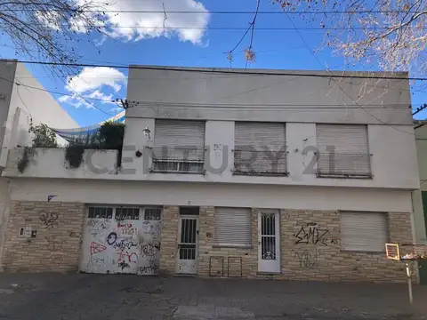 9 entre 63 y 64 Casa mas Departamento en Venta La Plata