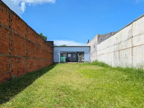 En venta sobre RN12 Amplio Lote con Local Comercial