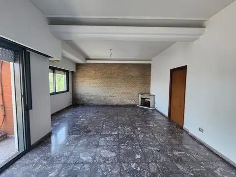 DEPARTAMENTO 3 AMBIENTES 1ER PISO CON PATIO Y BLACON
