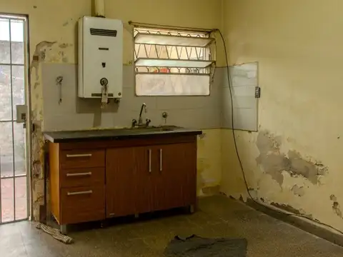 Casa 3 ambientes con 1 baño