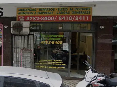 EXCELENTE LOCAL UBICADO EN CENTRO COMERCIAL DE BELGRANO.