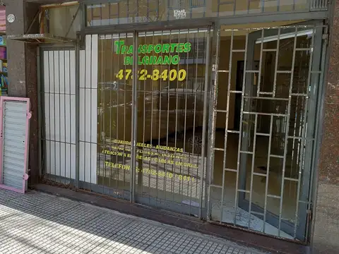 EXCELENTE LOCAL UBICADO EN CENTRO COMERCIAL DE BELGRANO.