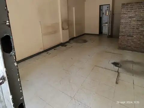 EXCELENTE LOCAL UBICADO EN CENTRO COMERCIAL DE BELGRANO.