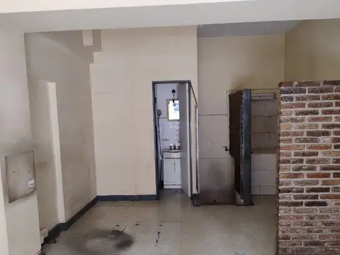 Local en Venta Via Púb.