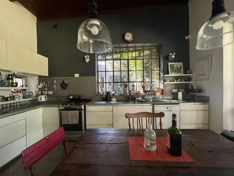 Casa 6 ambientes con 3 baños