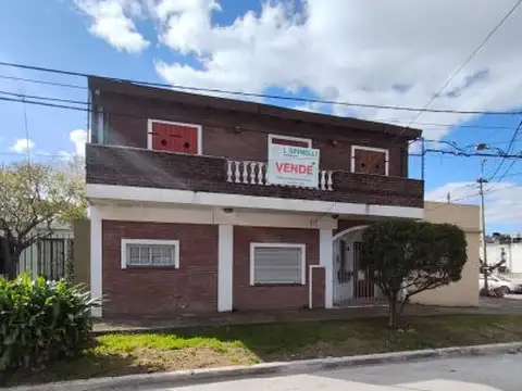 Casa en castelar en venta