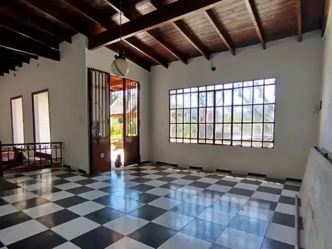 VENTA CASA QUINTA 3 AMBIENTES PONTEVEDRA PILETA