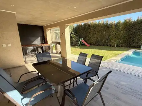 CASA EN VENTA ALVEAR DE BENAVIDEZ 4 DORM PILETA