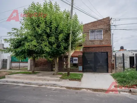 Casa en Venta con 1 cochera