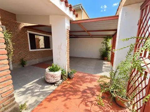 Venta casa 3 dorm zona universitaria smt