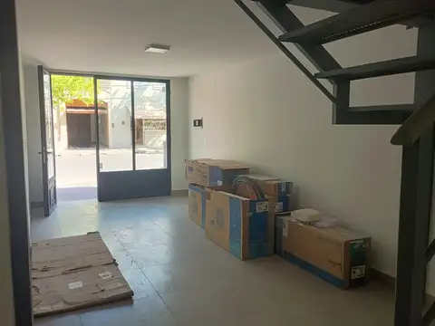 Oficina en Alquiler al Sur