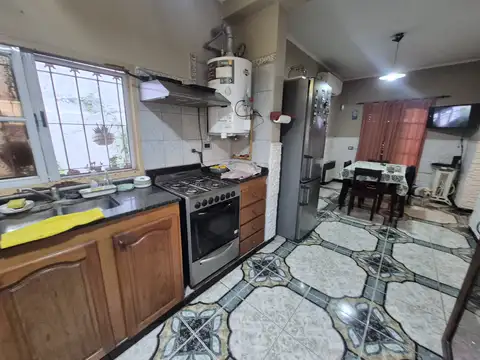 Casa 3 ambientes con 1 baño