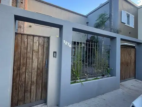 Casa en Venta 6 ambientes. Igualdad 1200. Haedo