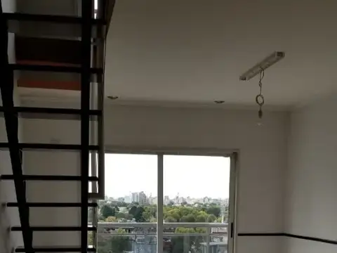 Cnel R L Falcon 5700, Piso 9