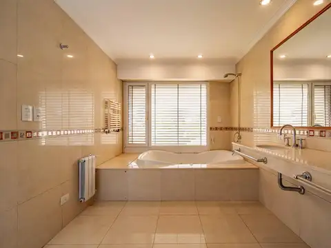 VENTA/PERMUTA - Casa - 5 dormitorios - Pileta y quincho - Fisherton, Rosario