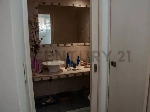 VENTA CASA 5 AMBIENTES, PARQUE, PILETA APT CREDITO