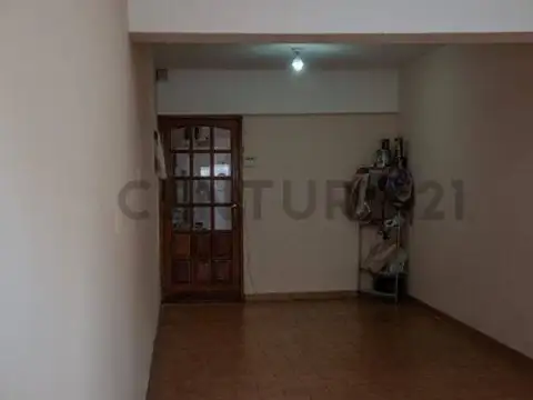 VENTA CASA 5 AMBIENTES, PARQUE, PILETA APT CREDITO
