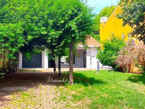 Casa en Venta con 4 cocheras