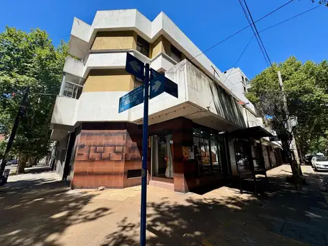 Venta de Local en Sáenz Peña, Tres de Febrero