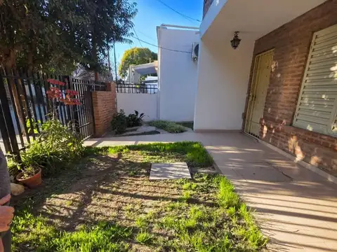 Aquiler dpto de 2 Dormitorios Planta Alta en San Fernando