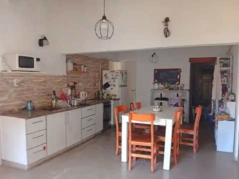 VENTA CASA 5 AMBIENTES EN HAEDO