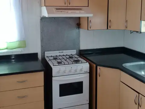 Casa amoblada de 3 dormitorios en alquiler en Rincón de los Sauces