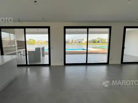 Casa en Venta en El Cantón - Barrio Golf, USD 425.000