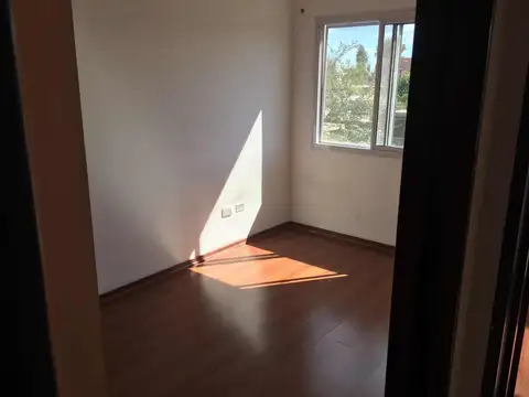 Depto Tipo Casa en Venta en Castelar, USD 84.900