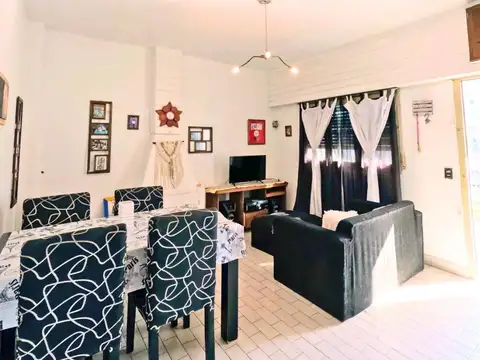 Venta de Casa   Departamento en Lote Propio | Doble Frente a Dos Calles –Zona Cinco Esquinas, Moreno