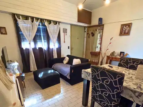 Casa 3 ambientes con 1 baño
