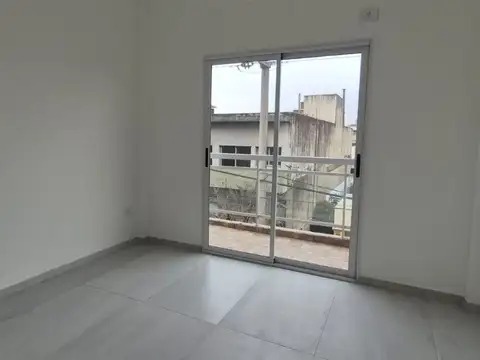 Departamento en Alquiler en Caseros, $ 850.000
