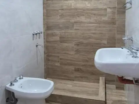 Aguero 2900, Piso 1