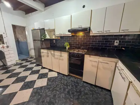 Casa 5 ambientes con 1 baño