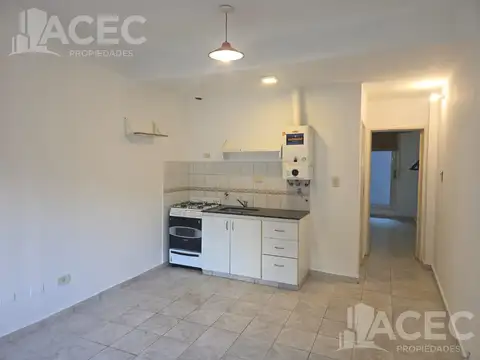 Alquiler-Departamento con patio - Rep. de la Sexta