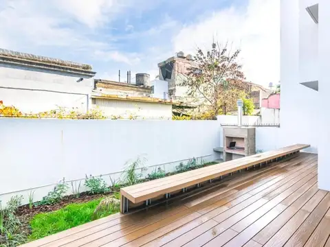 CASA CON COCHERA JARDIN PARRILLA PLAYROOM