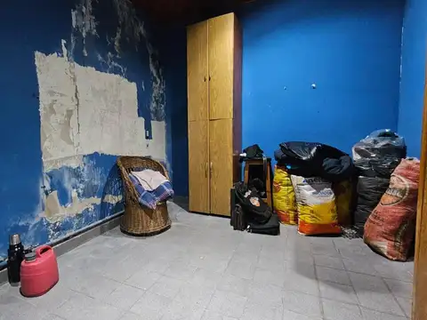 Venta CASA 199 m2 4 AMB CON PATIO Y COCHERA - Villa Lynch