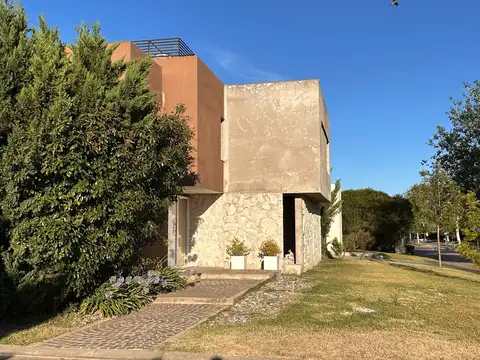 Casa en Venta en Funes, USD 390.000