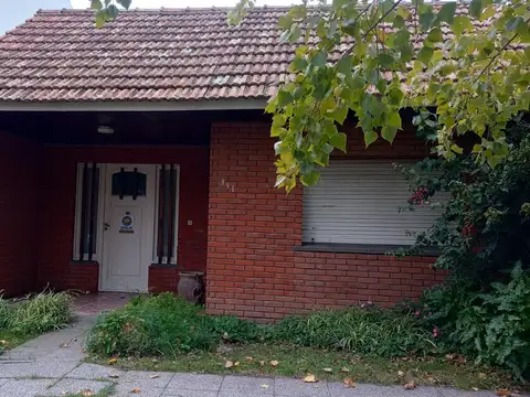 CASA 3 AMB. A RECICLAR MÁS DPTO ATRÁS DE 3 AMB. - SAN CARLOS