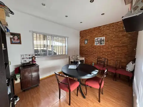 Casa en Venta en Villa Santos Tesei, USD 150.000