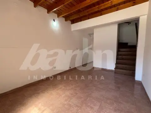 Depto Tipo Casa 3 ambientes con 2 baños