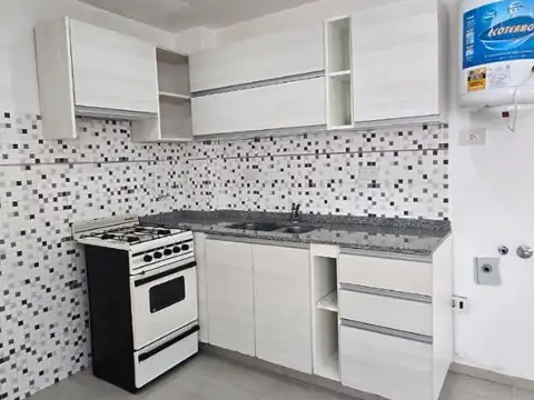Departamento 2 ambientes en alquiler San Justo - Centro.-