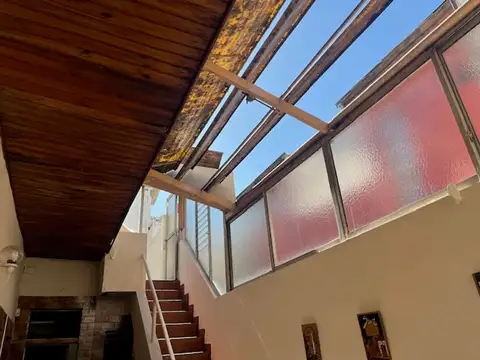 Depto Tipo Casa 3 ambientes con 2 baños