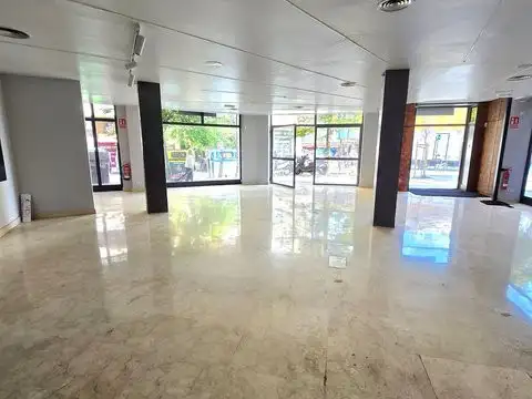 Local en Alquiler en Centro, USD 2.200